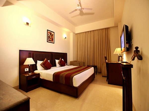 Hotel Aman Plaza New Delhi Extérieur photo