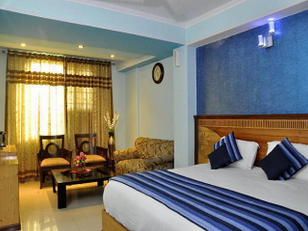 Hotel Aman Plaza New Delhi Extérieur photo
